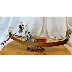 Vintage Venice Venizia Gondola with 2 Lovers & Gondolier Wood Dragon 14" x 5.75"